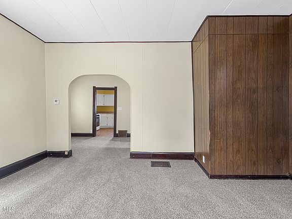 5th image of 845 Rogers St