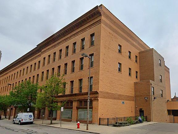 3rd image of 419 N Saint Clair St