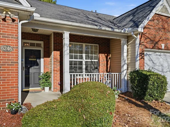 6246 Meadow Glen Ln, Harrisburg, NC 28075