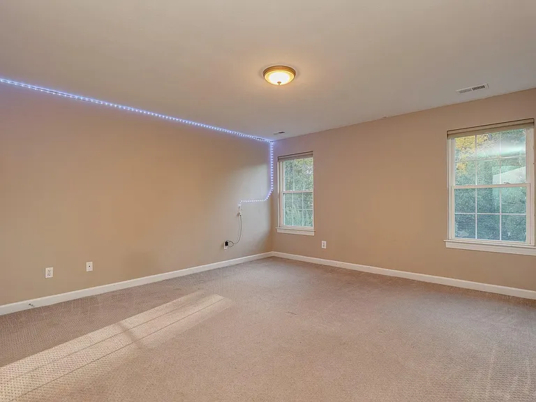 800 Sherrard Ct — Photo 28