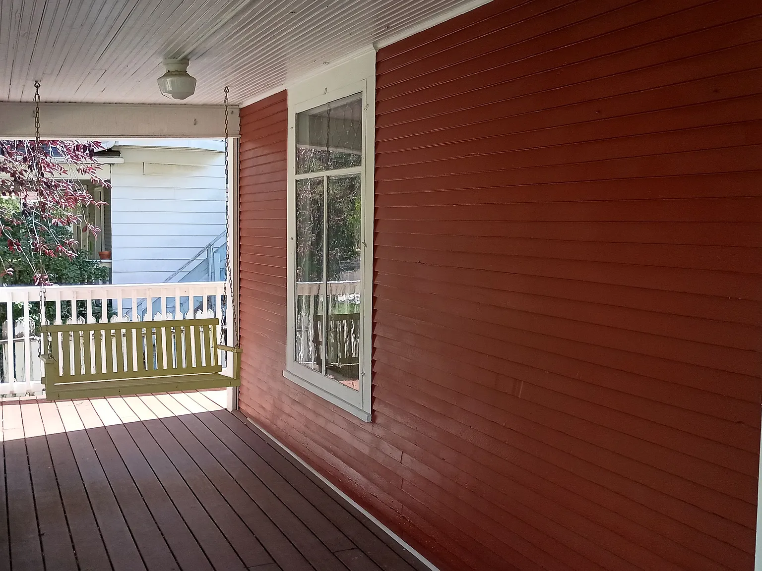 4 bed, 2.5 bath, 2222 sqft, $2,100 — Photo 2