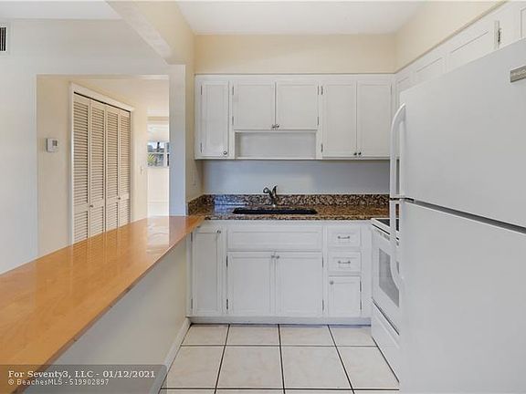 4th image of 4050 NE 12th Ter APT 27