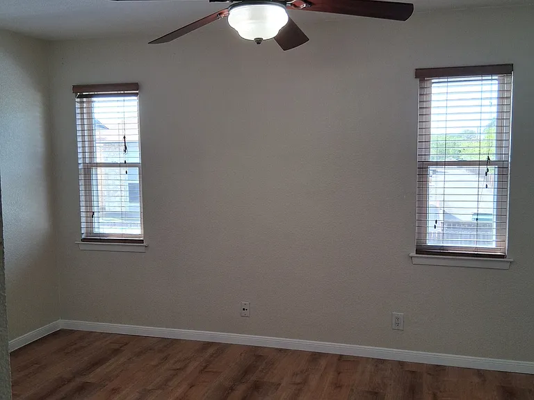 2811 Woodbury St #306 — Photo 10