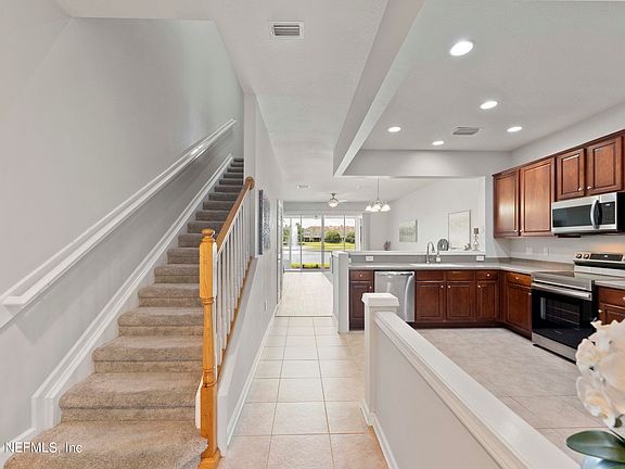 4th image of 7056 ROUNDLEAF Drive