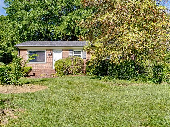 3rd image of 1019 Shenandoah Dr