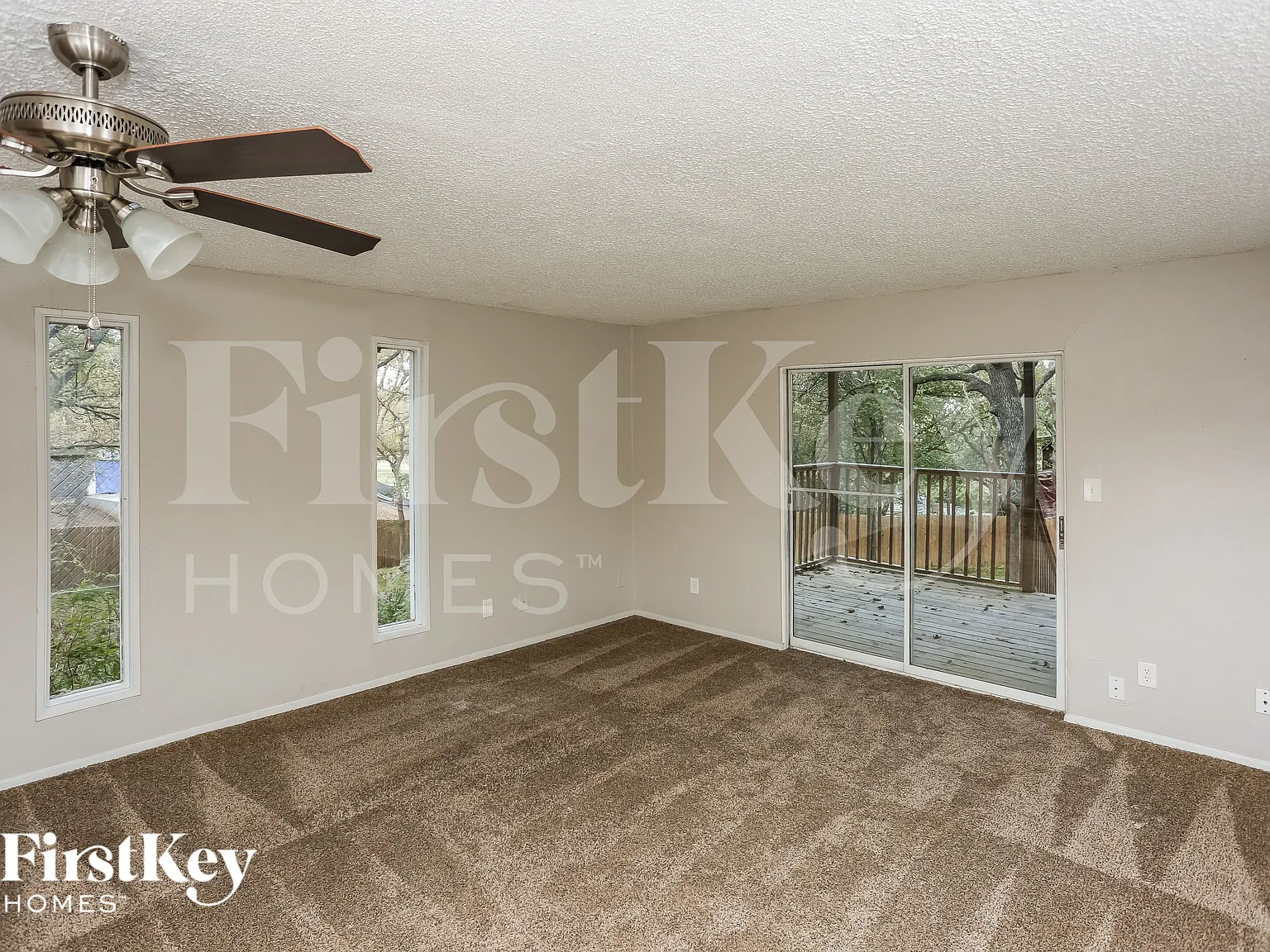 3 bed, 2.5 bath, 1584 sqft, $2,130 — Photo 2