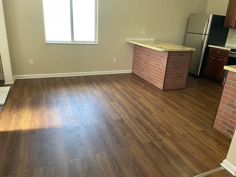 1719 Edgewater Dr — Photo 5