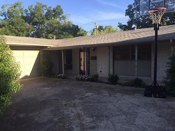 3rd image of 918 Fernwood Dr