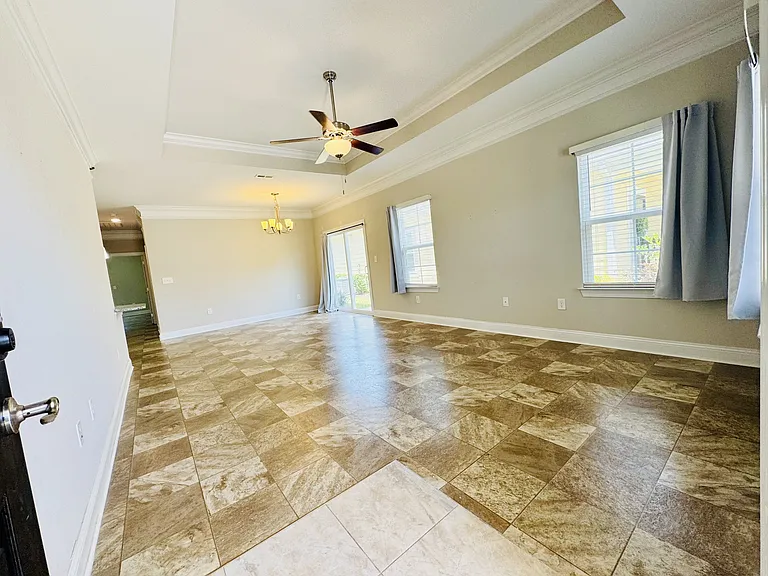 1501 Ferney Dr — Photo 6