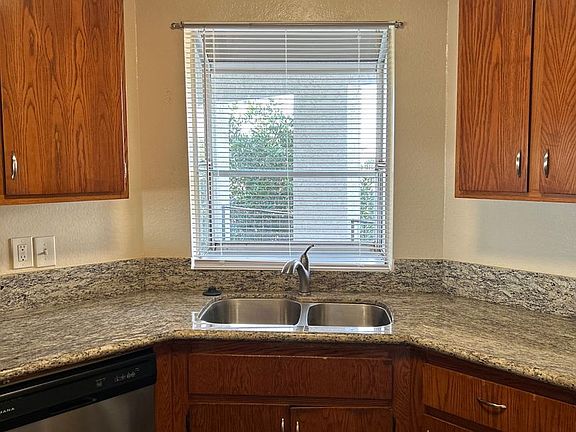 3rd image of 1086 Stanley Ave #302