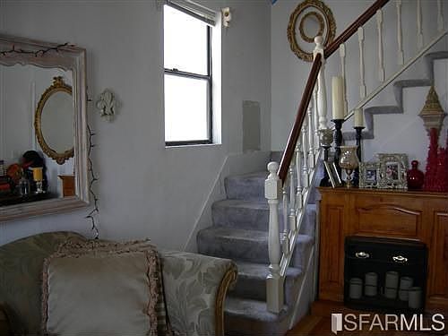 4th image of 1023 Le Conte Ave