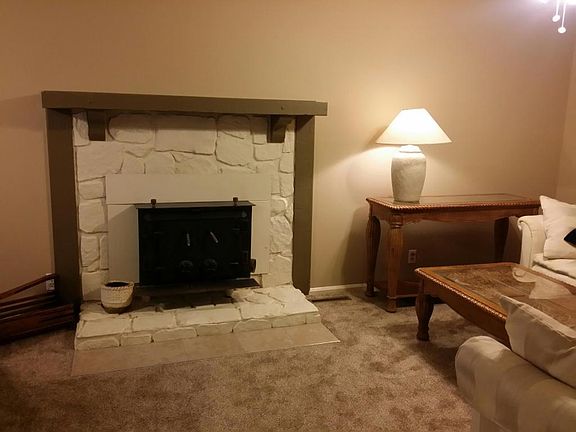 4th image of 30 Edgemont Dr