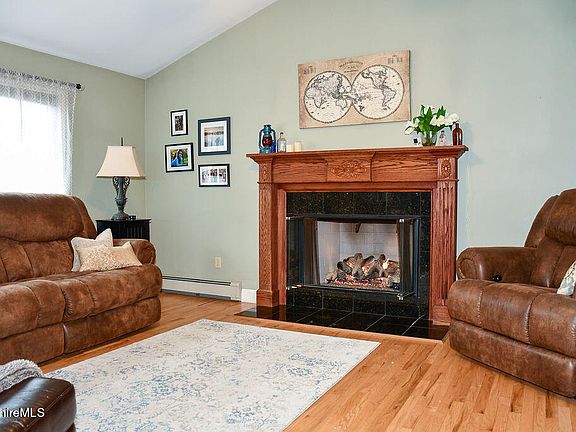 4th image of 32 E Shore Dr
