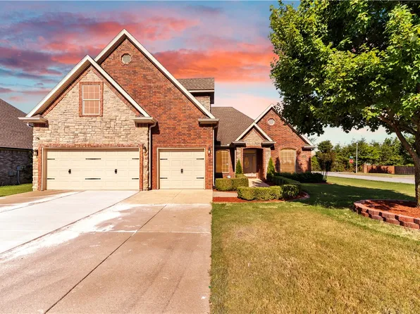 5785 Garnet Dr, Springdale, AR 72764