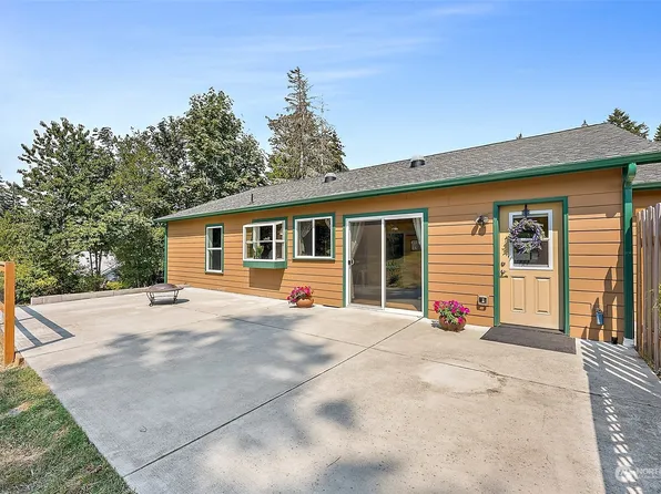 3325 Quatermass Avenue NE, Bremerton, WA 98310