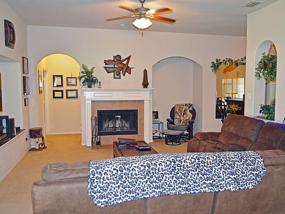 4th image of 109 Lacy Oak Ln