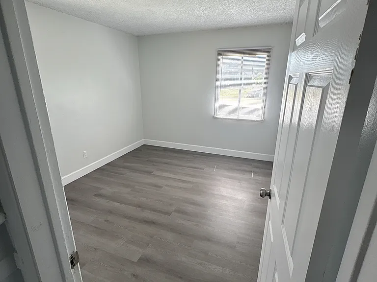671 Virginia Cir #D — Photo 4