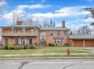 35 Tonnancour Pl, Grosse Pointe, MI 48236