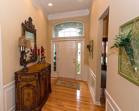 2nd image of 526 Hadleigh Ct