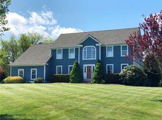 662 Kettle Pond Dr, South Kingstown, RI 02879