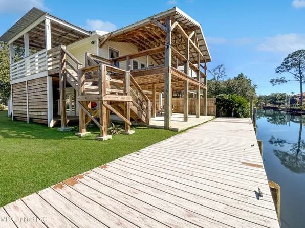 4081 Cardinal St, Bay Saint Louis, MS 39520