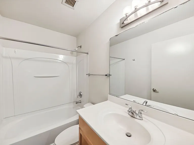 Stadium Loft Apartments — Photo 20