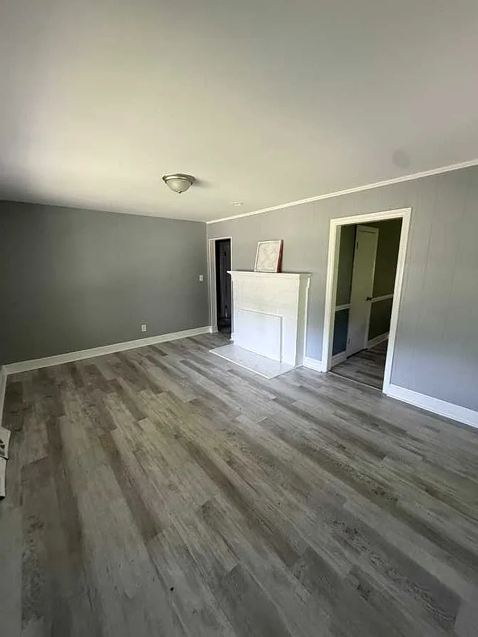 2604 Wise St — Photo 2