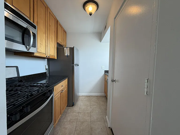 430 N Armistead St #302 — Photo 7