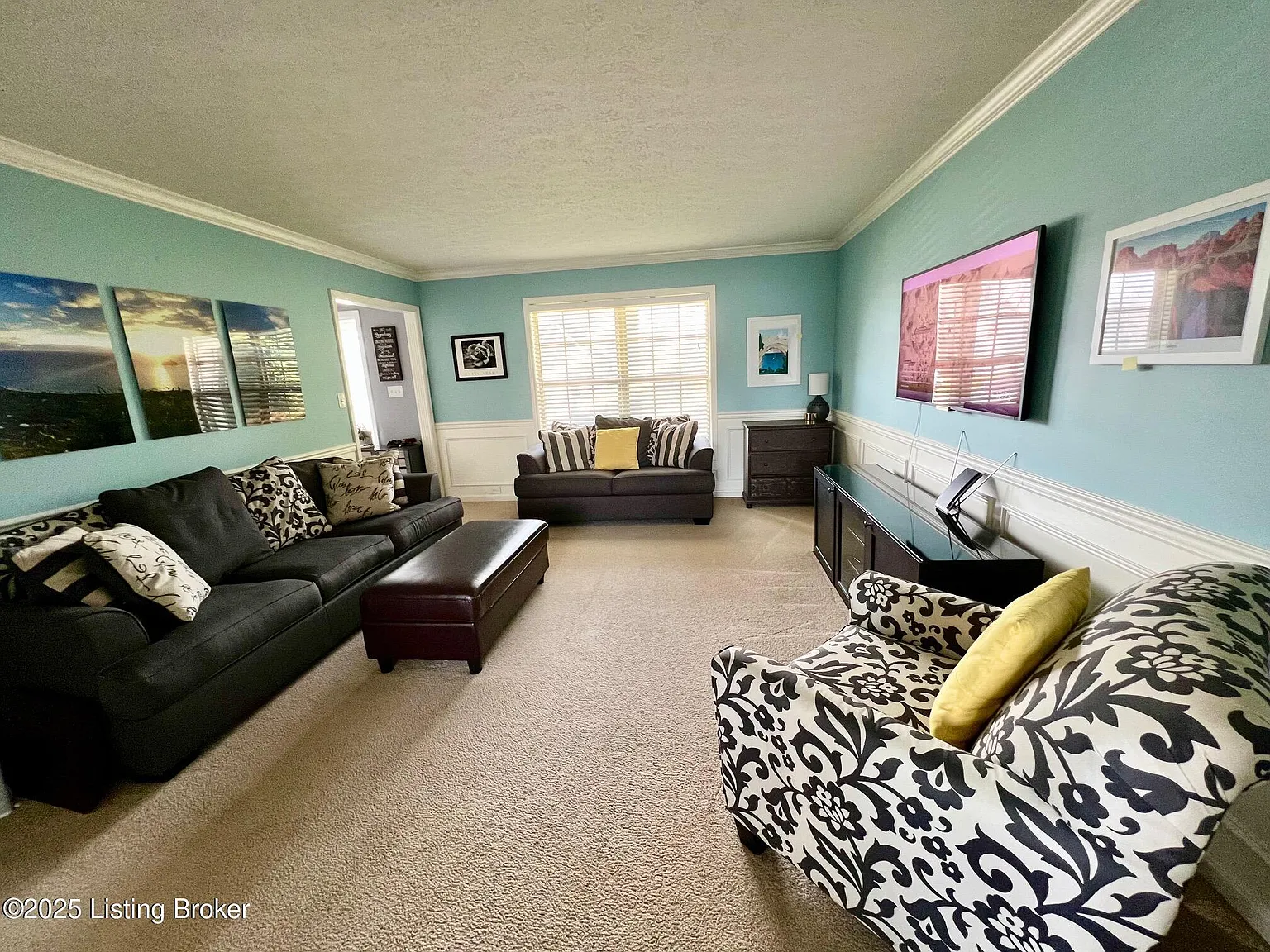 4 bed, 3.5 bath, 2056 sqft, $2,995 — Photo 4