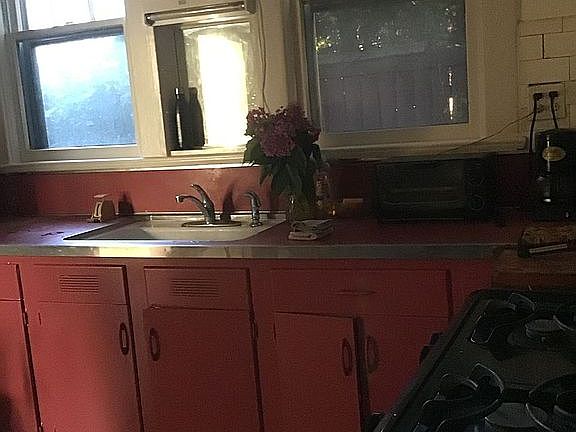 5th image of 15 Crescent Ave