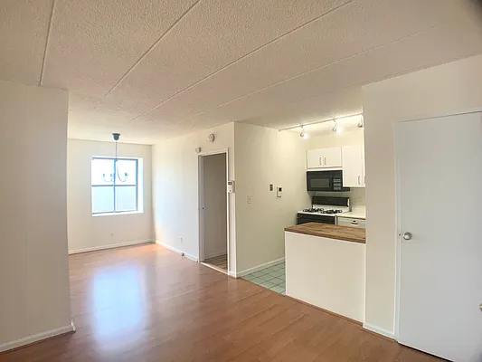 Rented by Triplemint | media 18