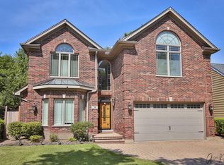 34 Lincoln St, Glenview, IL