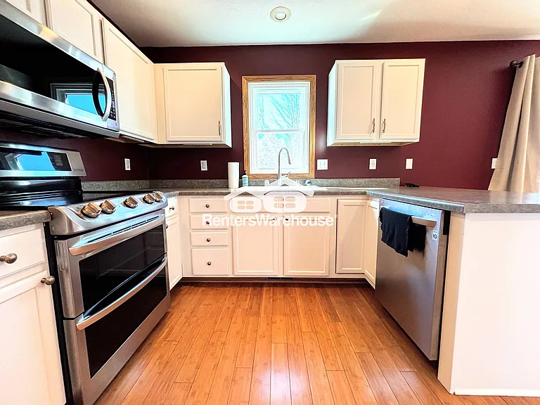 330 NE Cardinal Ln — Photo 12