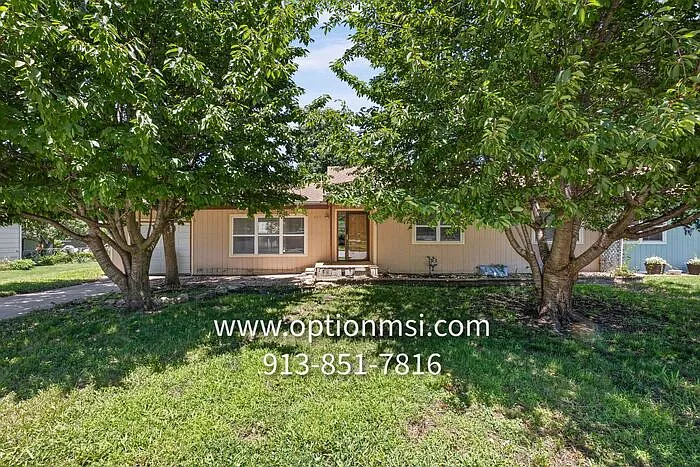 403 Shawn Dr — Photo 2