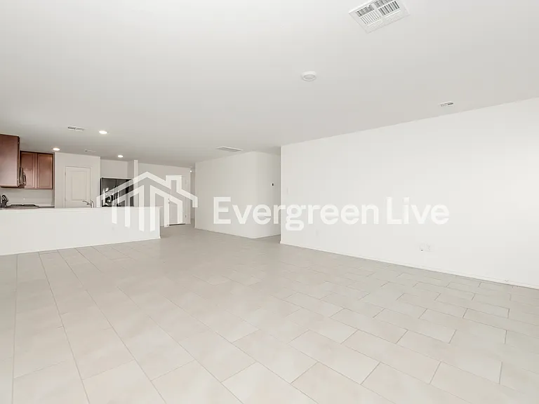 10904 SW 22nd St — Photo 3