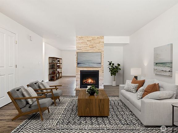 2nd image of 220 NE Tronson Circle