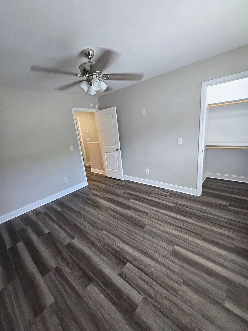 211 Liberty Drive Apts A And B — Photo 3