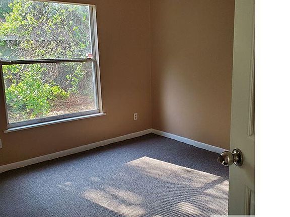 5th image of 513 W Garrison Ln