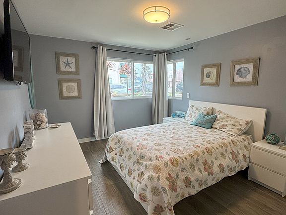 2nd image of 802 Ostend Ct