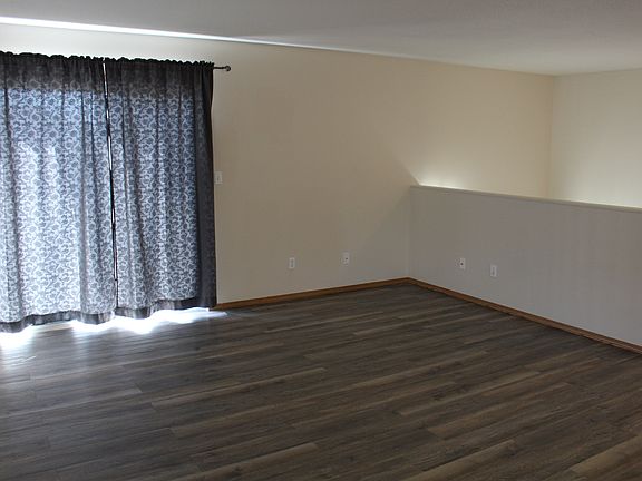 5th image of 10016 104th Ave