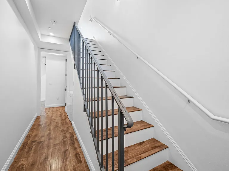 36 West — Photo 8