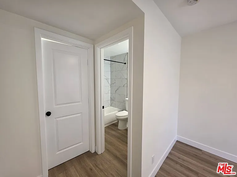 535 W 4th St #110 — Photo 31