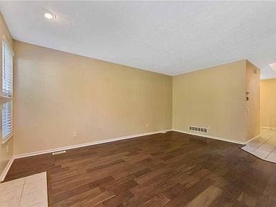 4th image of 2647 Wyndgate Ct
