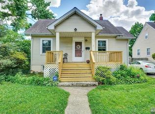 142 Munn Ave, Teaneck, NJ 07666