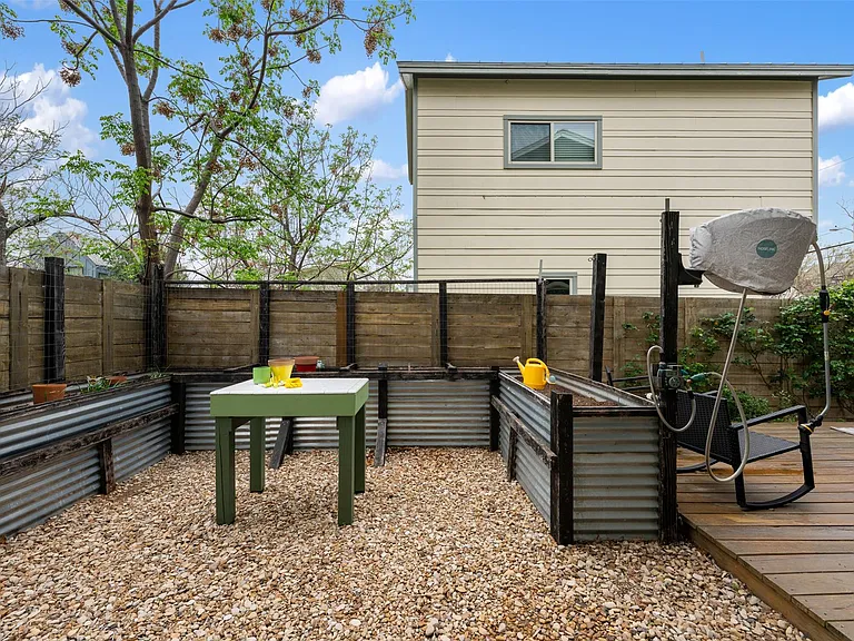 1310 Cedar Ave — Photo 31