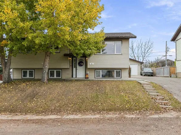 21 NW 3rd Ave SE, Marshall, SK S0M 1R0
