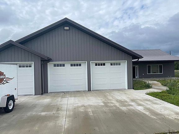 4th image of 46287 Buehlers Dr