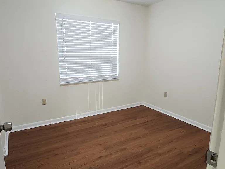 897 Alexander Ave — Photo 6
