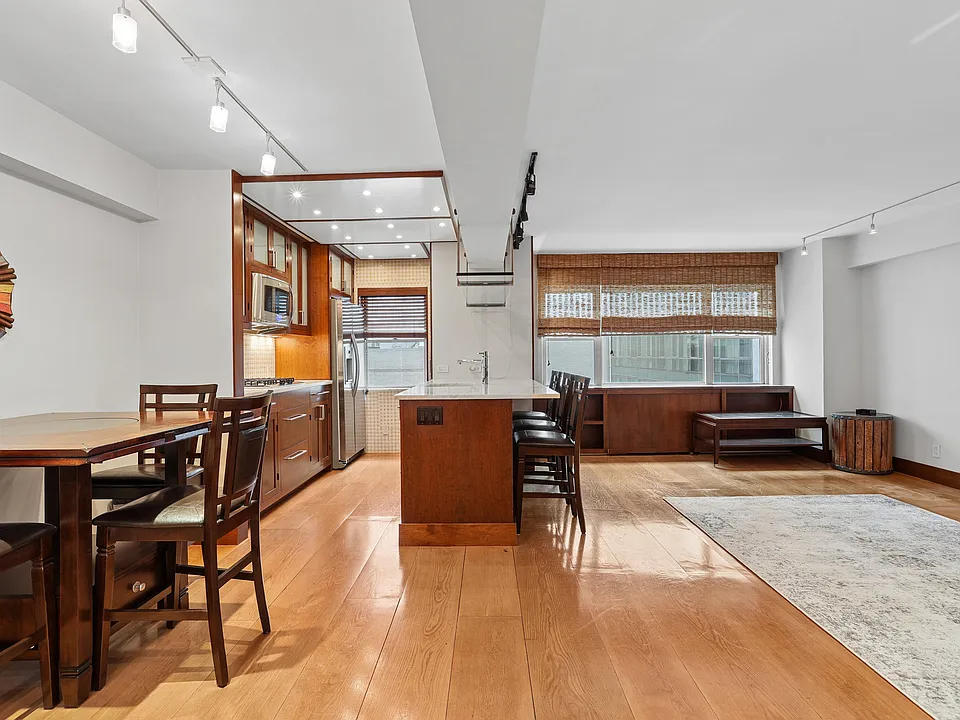100 W 57th St #6R
