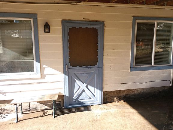 Private entrance.
